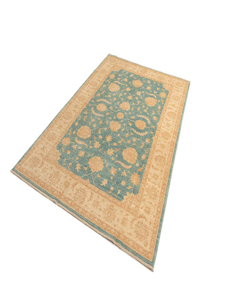 Detail image of 6' 8 x 9' 10 Ziegler Wool Rug