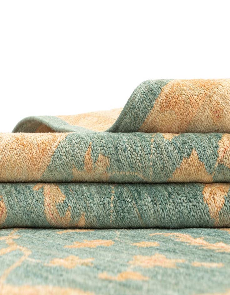 Detail image of 6' 8 x 9' 10 Ziegler Wool Rug