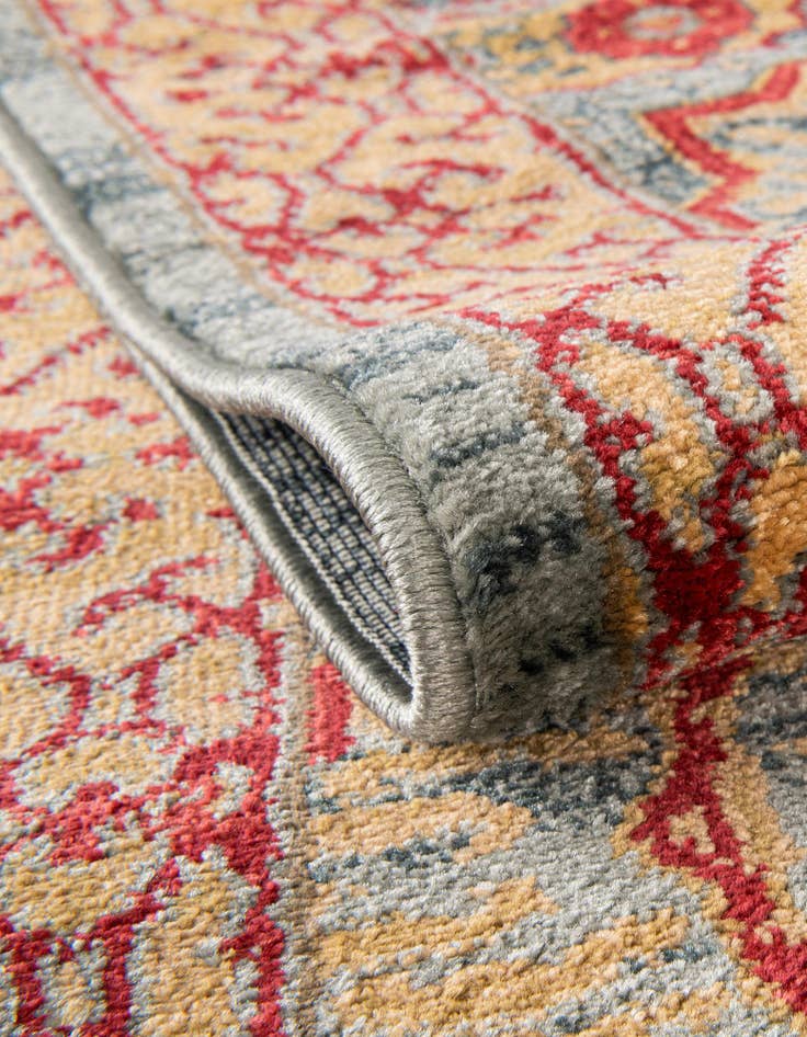 Detail image of 8' x 8' Amina Round Rug