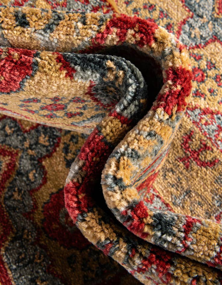 Detail image of 8' x 8' Amina Round Rug