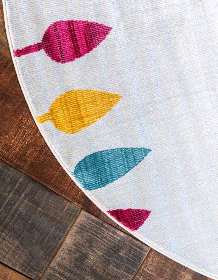 Detail image of 8' 2 x 8' 2 Dakota Round Rug