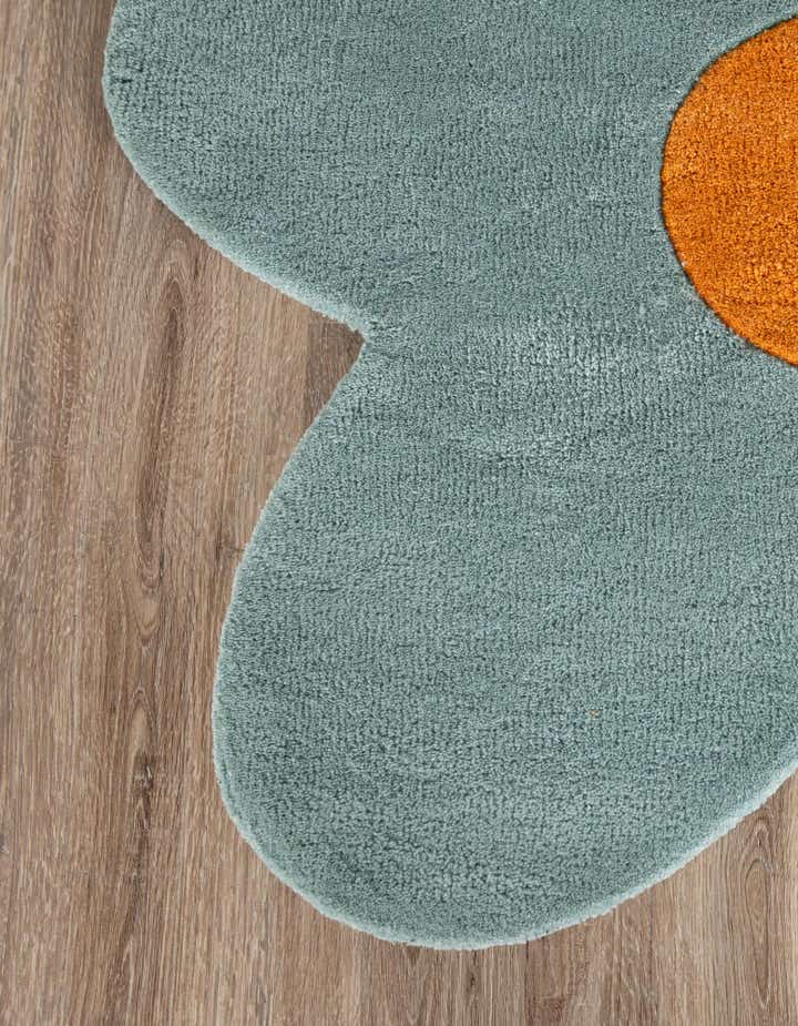 5' 1 x 5' 1 Happy Rugs Funky Flower Wool Round