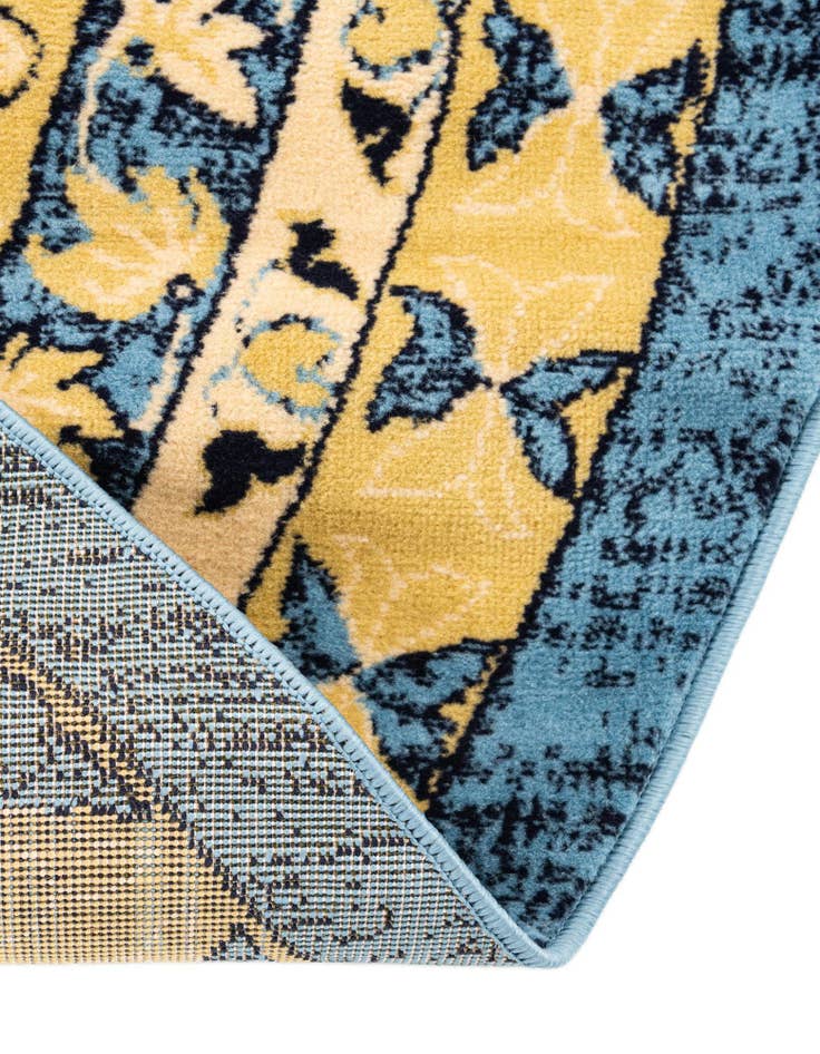 Detail image of 7' 10 x 7' 10 Heriz Design Round Rug