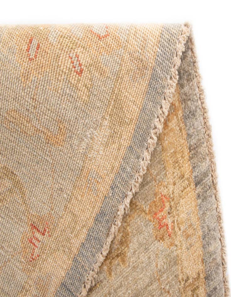 Detail image of 6' 6 x 6' 7 Kaizar Wool Round Rug