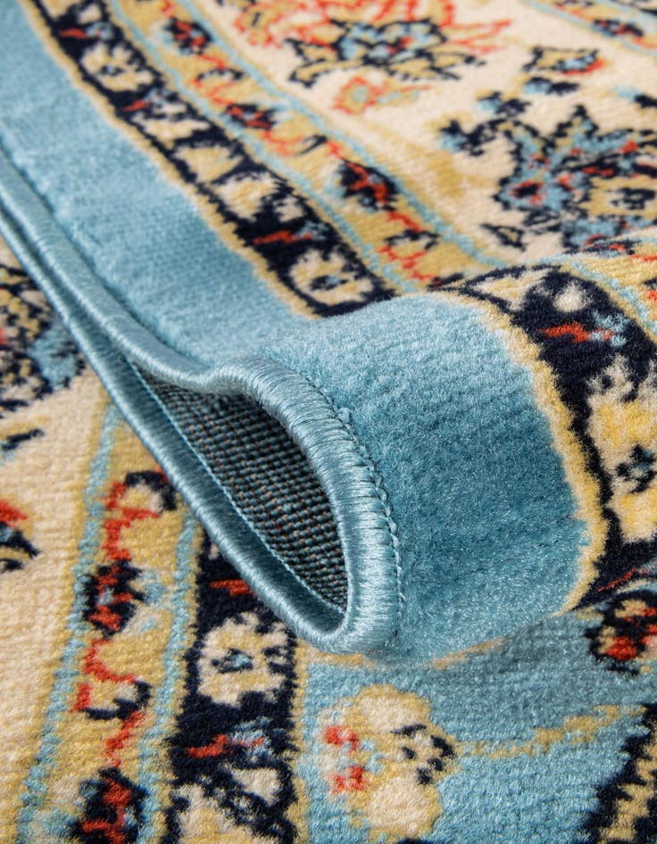 Detail image of 7' 10 x 7' 10 Kashan Design Round Rug