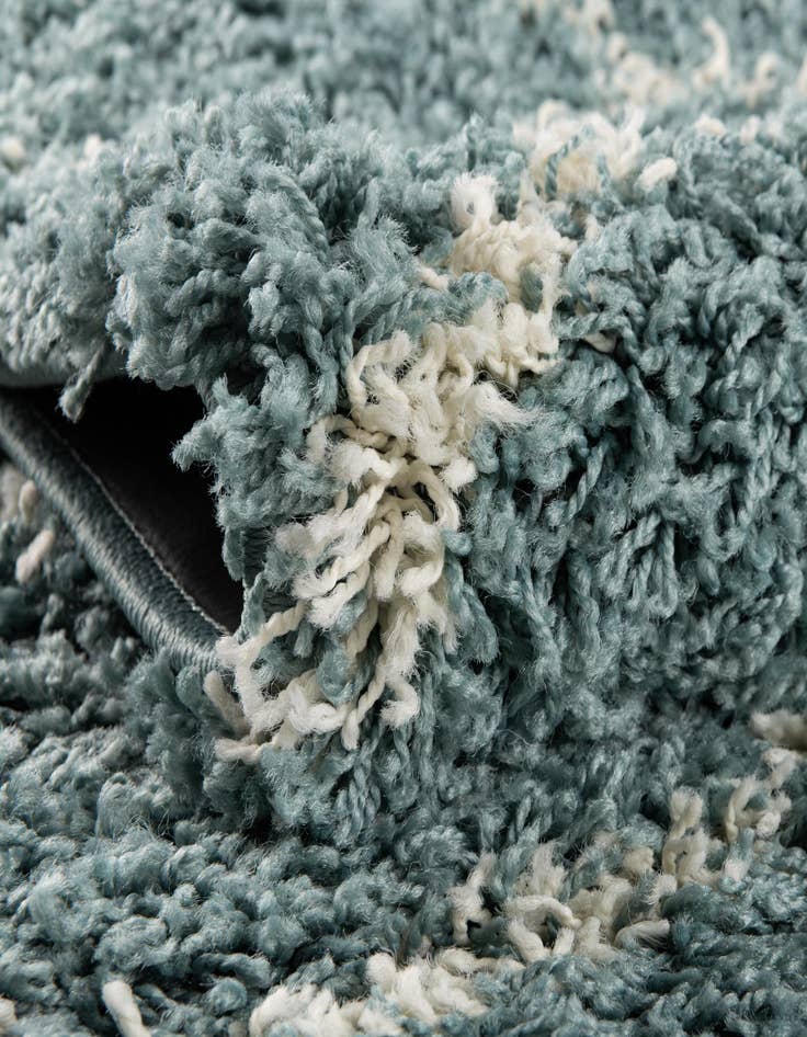 Detail image of 6' x 6' Lattice Shag Round Rug