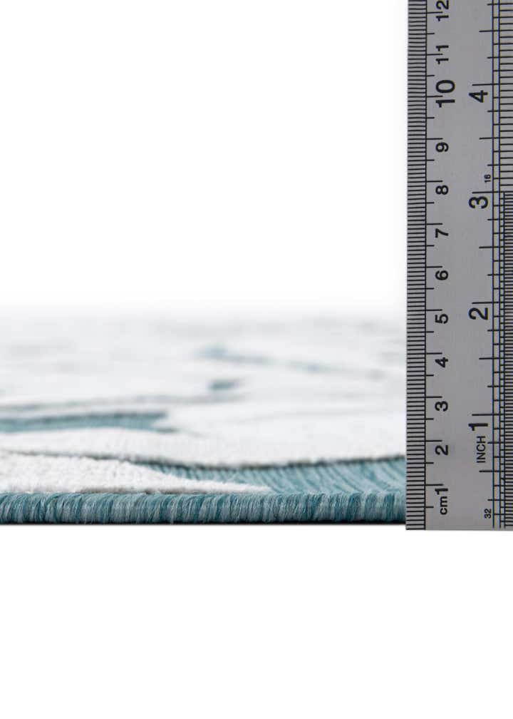 4' 5 x 4' 5 Easy-Clean Botanical Indoor / Outdoor Round Rug