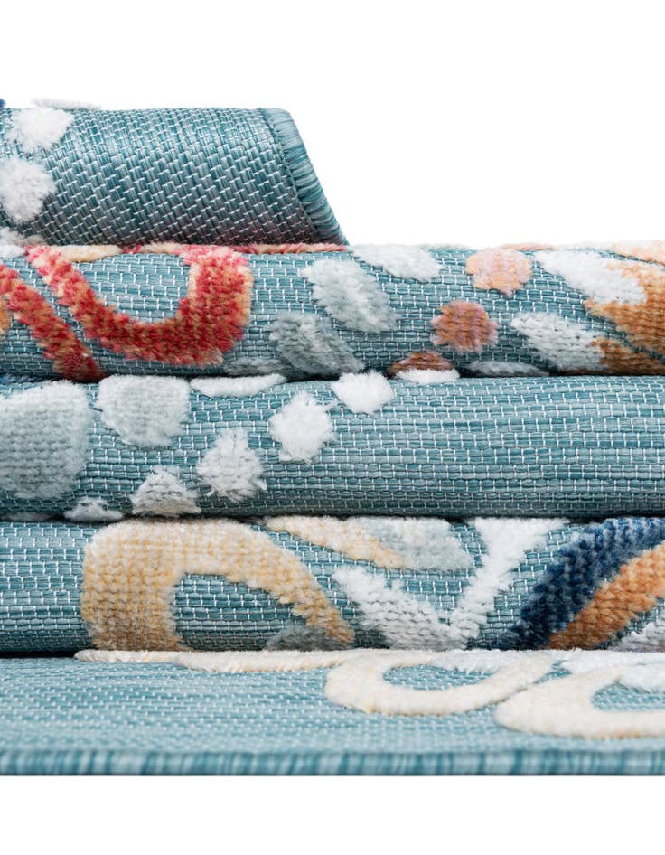 Detail image of 4' 5 x 4' 5  Washable Botanical Indoor / Outdoor Round Rug