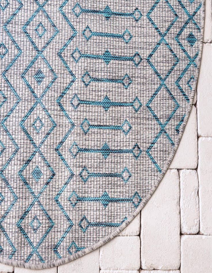 Detail image of 13' x 13' Washable Lattice Indoor / Outdoor Round Rug