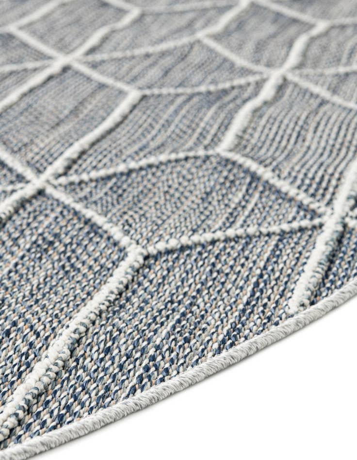 Detail image of 7' 10 x 7' 10 Washable Lattice Indoor / Outdoor Round Rug