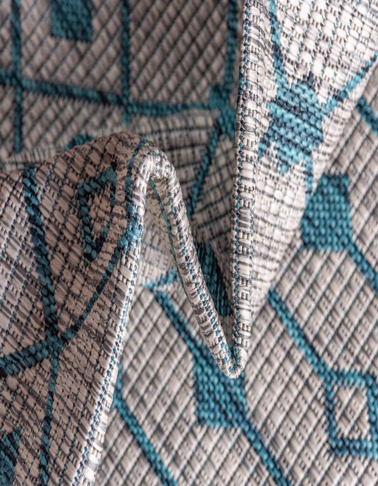 Detail image of 4' x 4'  Washable Trellis Indoor / Outdoor Round Rug