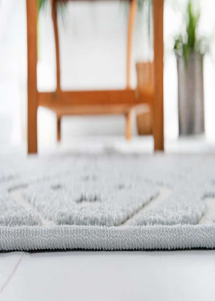 8' x 8' Easy-Clean Sabrina Soto Ella Indoor / Outdoor Round Rug