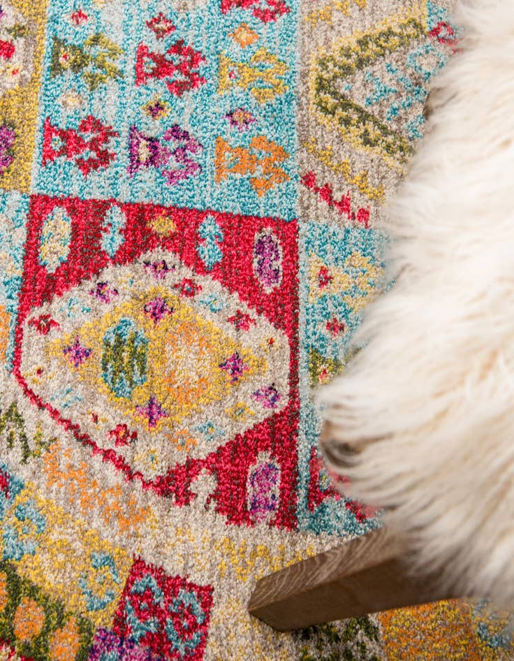 Detail image of 6' x 6' Washable Santa Fe Round Rug