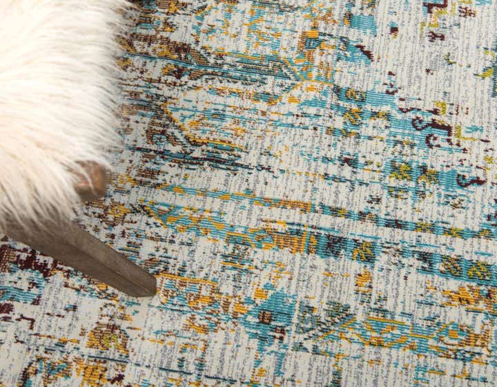 5' 5 x 5' 5 Santiago Round Rug
