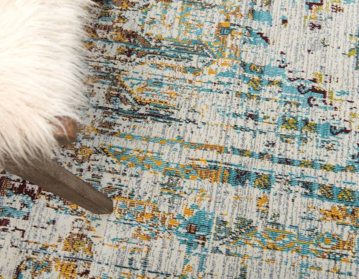 Detail image of 5' 5 x 5' 5 Santiago Round Rug