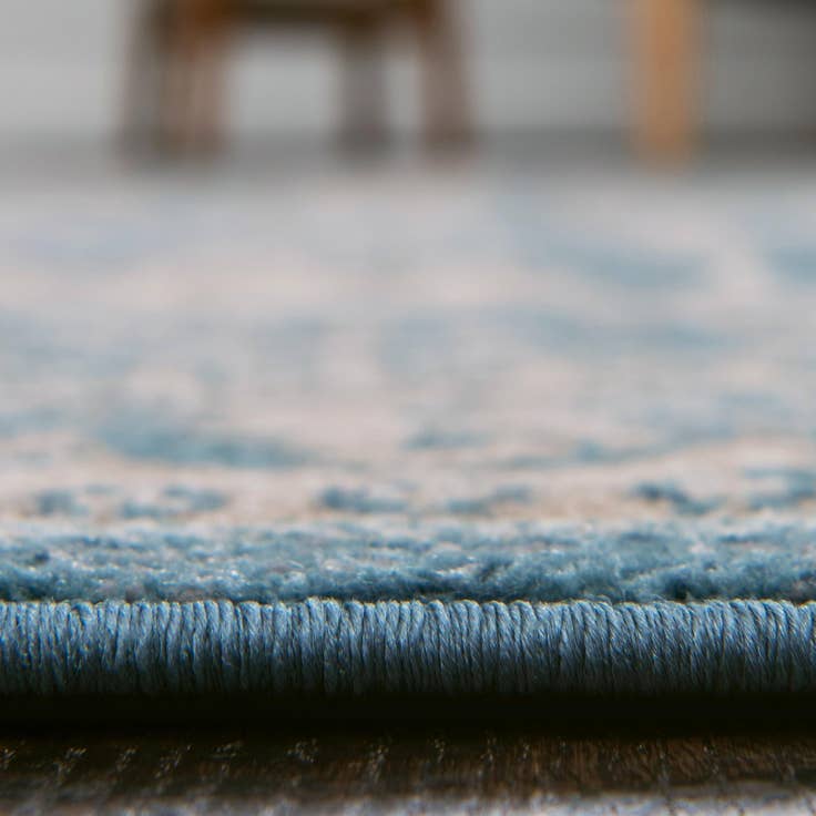 Detail image of 7' 3 x 7' 3 Vienna Round Rug