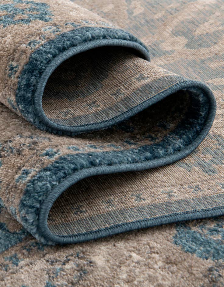 Detail image of 8' x 8' Viola Round Rug