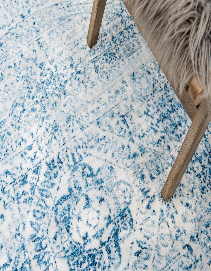 Detail image of 6' x 6' Williamsburg Round Rug