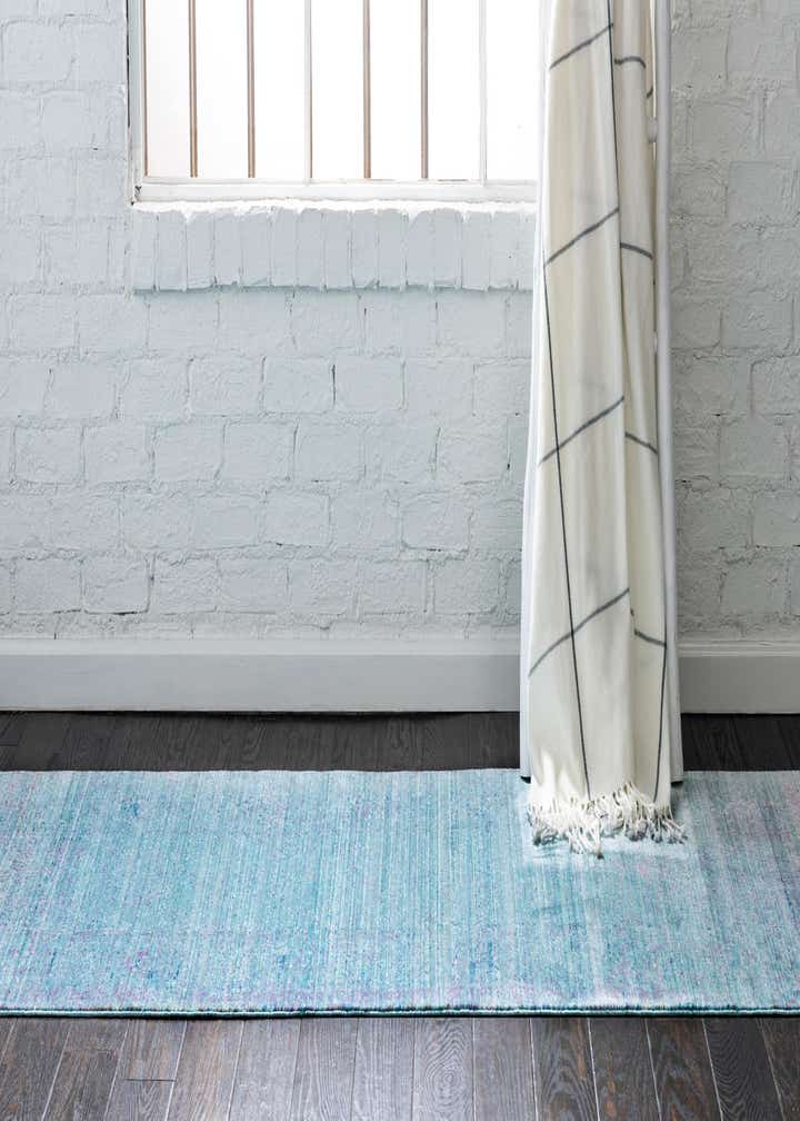 2' 7 x 9' 10 Aqua Runner Rug