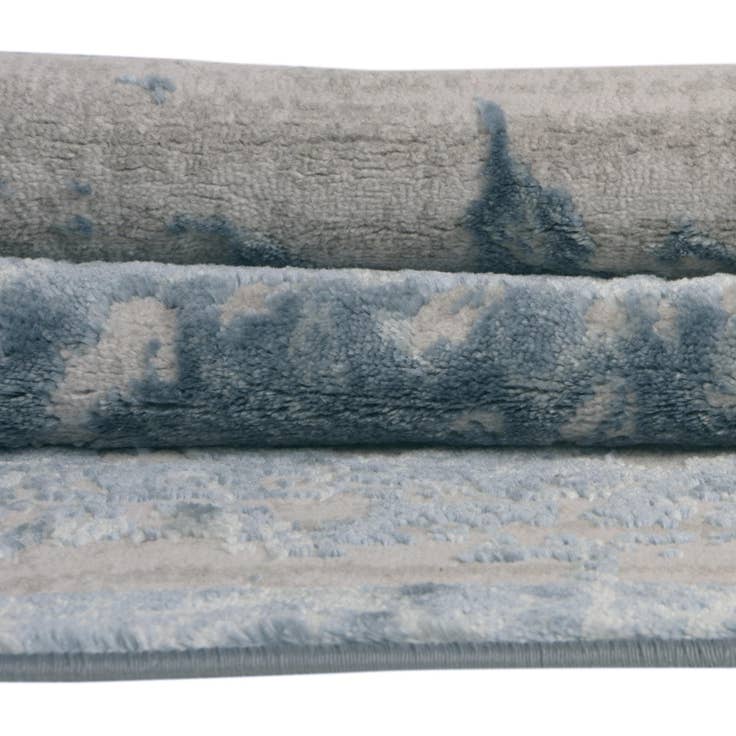 Detail image of 2' 7 x 8' 2 Chesterfield Runner Rug