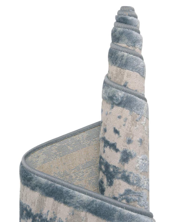 Detail image of 2' 7 x 8' 2 Chesterfield Runner Rug