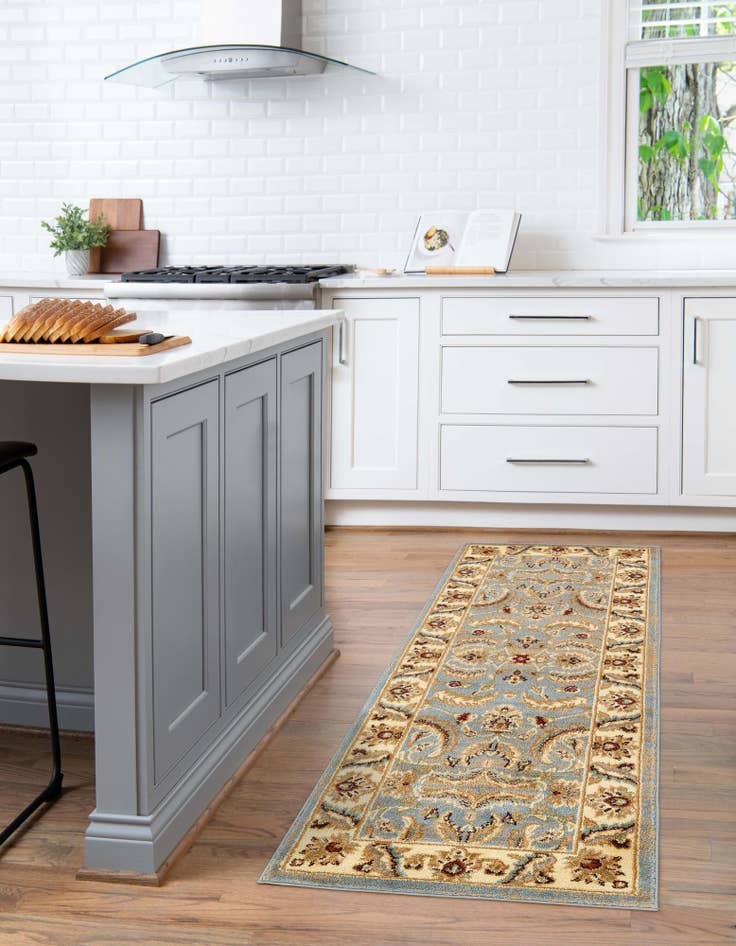 Detail image of 2' 7 x 10' Classic Agra Runner Rug