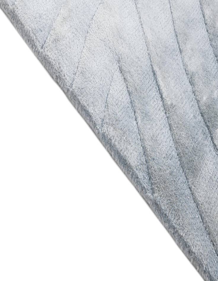 Detail image of 2' 7 x 9' 10  Hand Knotted Darya Wool Runner Rug