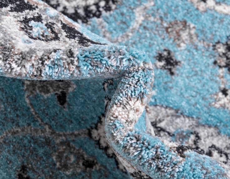 Detail image of 2' 2 x 6' Heritage Runner Rug