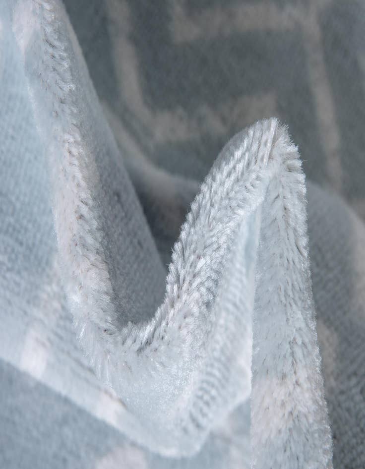 Detail image of 2' x 6' 7 Kasbah Trellis Runner Rug