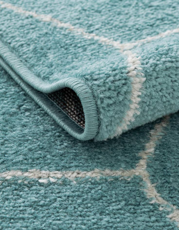 Detail image of 2' x 6' Lattice Frieze Runner Rug