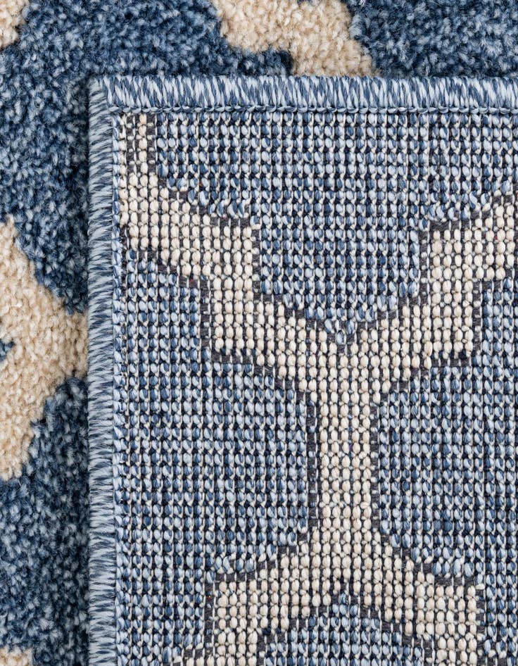 Detail image of 2' 7 x 10' Lattice Runner Rug