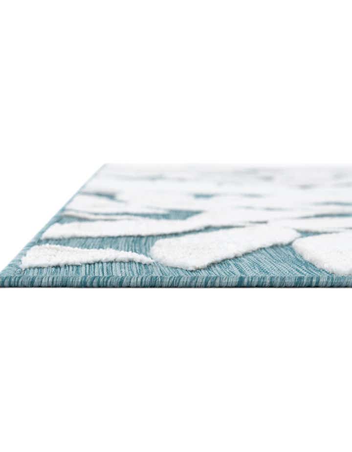 2' 2 x 5' 3 Easy-Clean Botanical Indoor / Outdoor Runner Rug