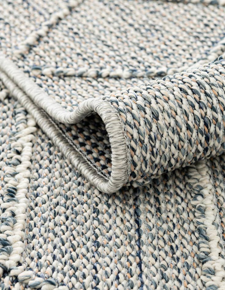 Detail image of 2' x 6' 1 Easy-Clean Trellis Indoor / Outdoor Runner Rug
