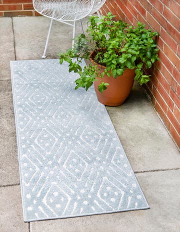 Light Blue Easy-Clean Sabrina Soto Ella Indoor / Outdoor Runner Rug
