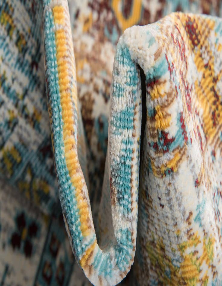 Detail image of 2' 2 x 6' Santiago Runner Rug