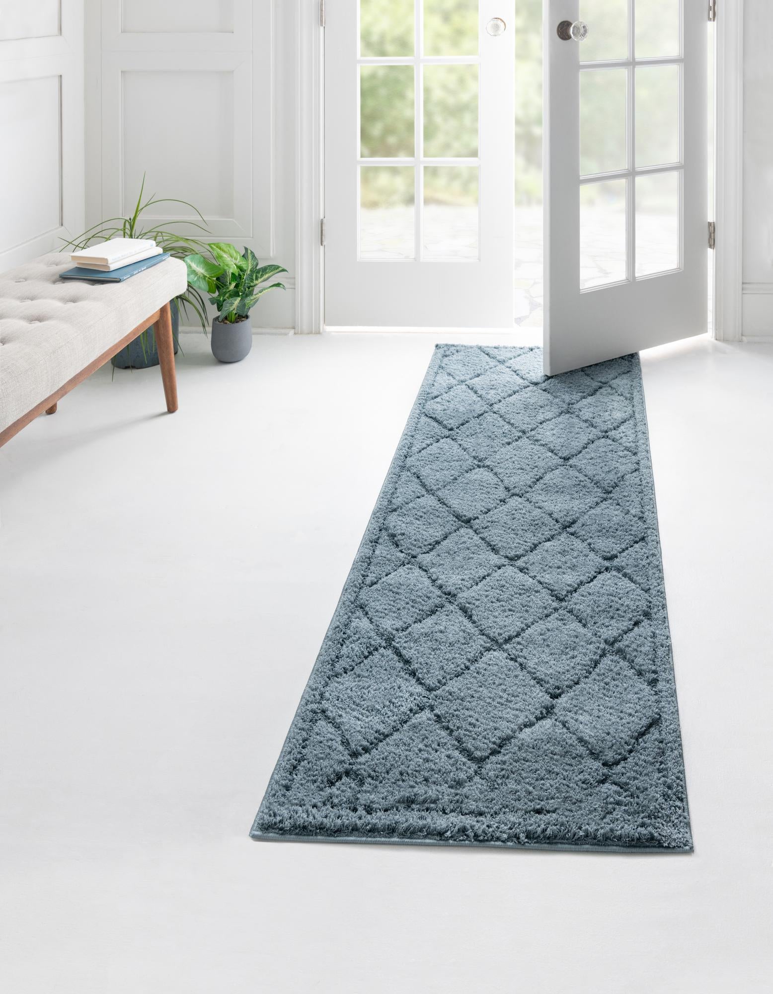 2' 7 x 10' Trellis Shag Runner Rug