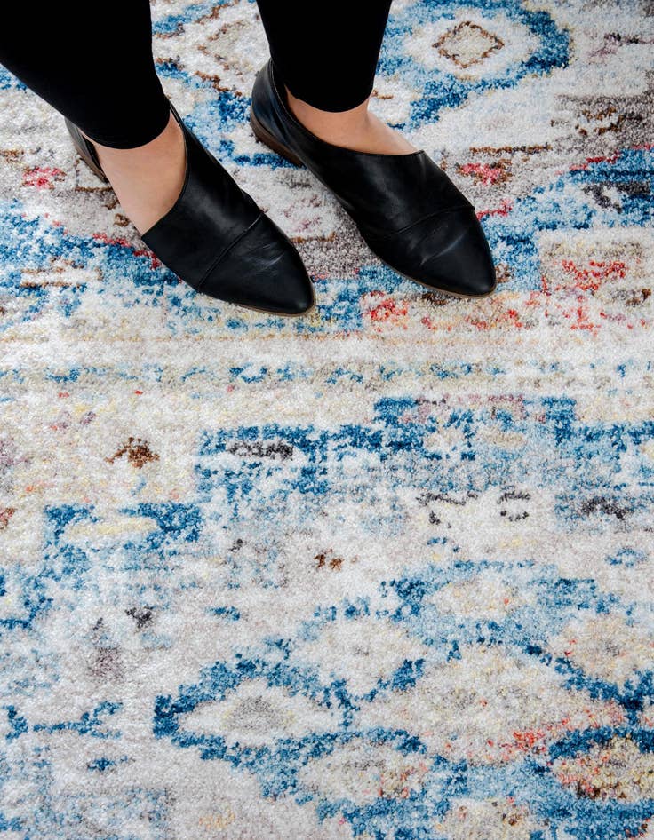Detail image of 2' 2 x 6' Vega Runner Rug