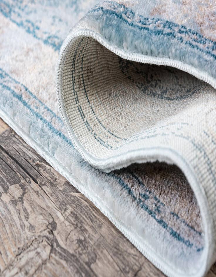 Detail image of 2' 7 x 6' Victoria Runner Rug