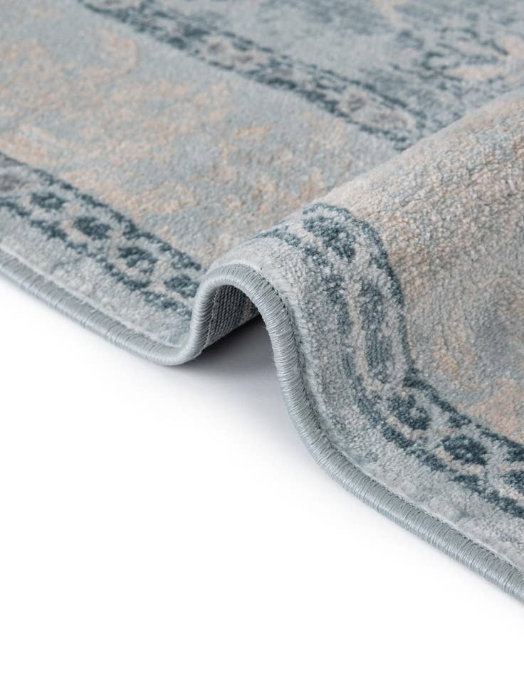 Detail image of 2' 7 x 6' Victoria Runner Rug