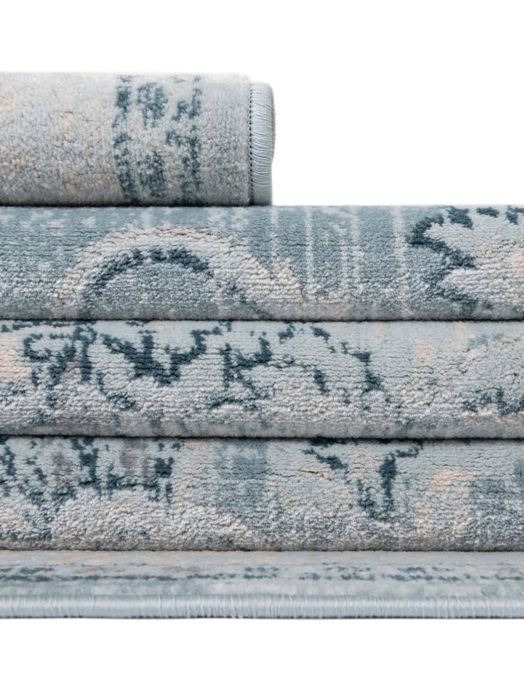 Detail image of 2' 7 x 10' Victoria Runner Rug