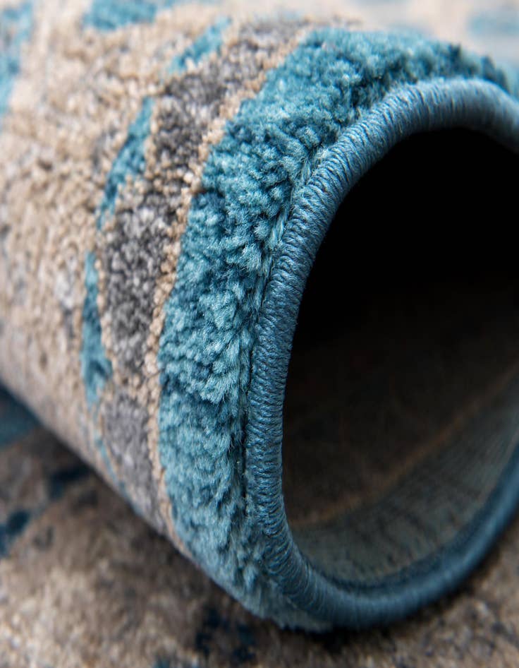 Detail image of 2' 7 x 10' Vienna Runner Rug