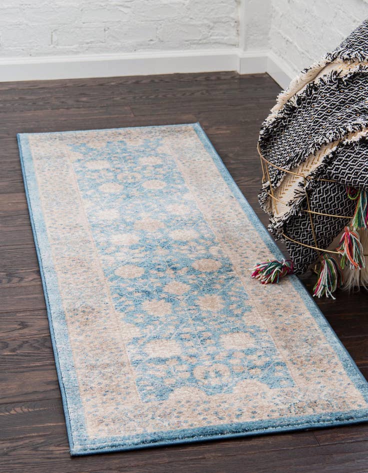 Detail image of 2' 7 x 10' Vienna Runner Rug