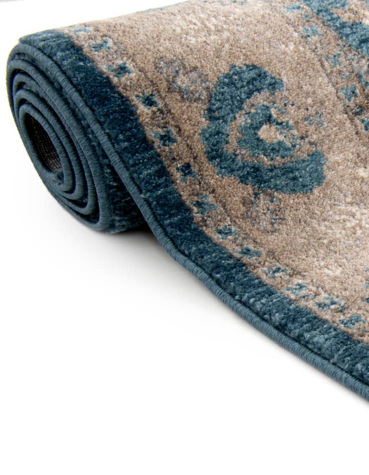 Detail image of 2' 7 x 10' Vienna Runner Rug