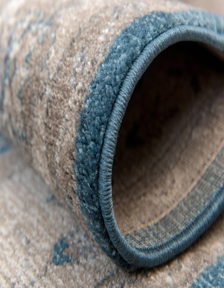 Detail image of 2' 7 x 10' Viola Runner Rug