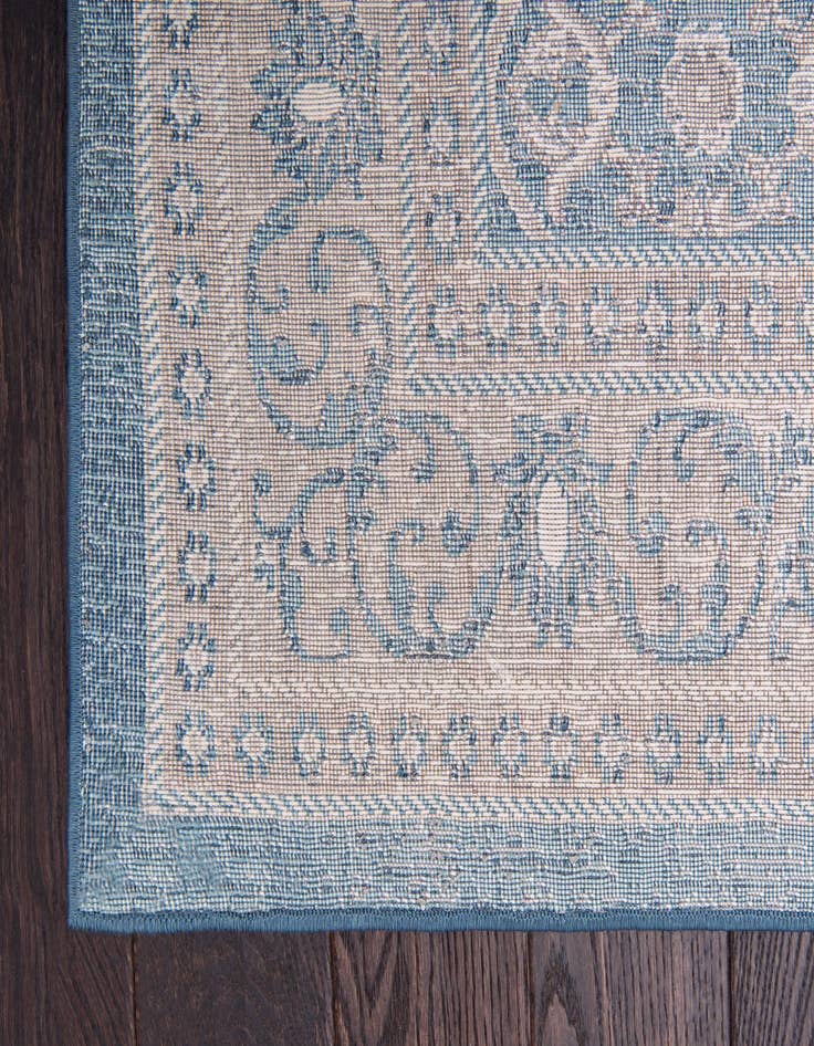Detail image of 2' x 6' Viola Runner Rug