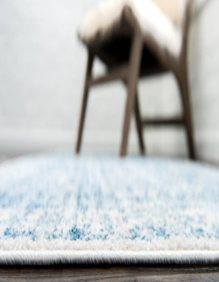 Detail image of 2' 7 x 8' 2 Williamsburg Runner Rug