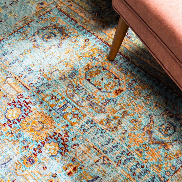 Detail image of 8' x 8' Alexis Square Rug