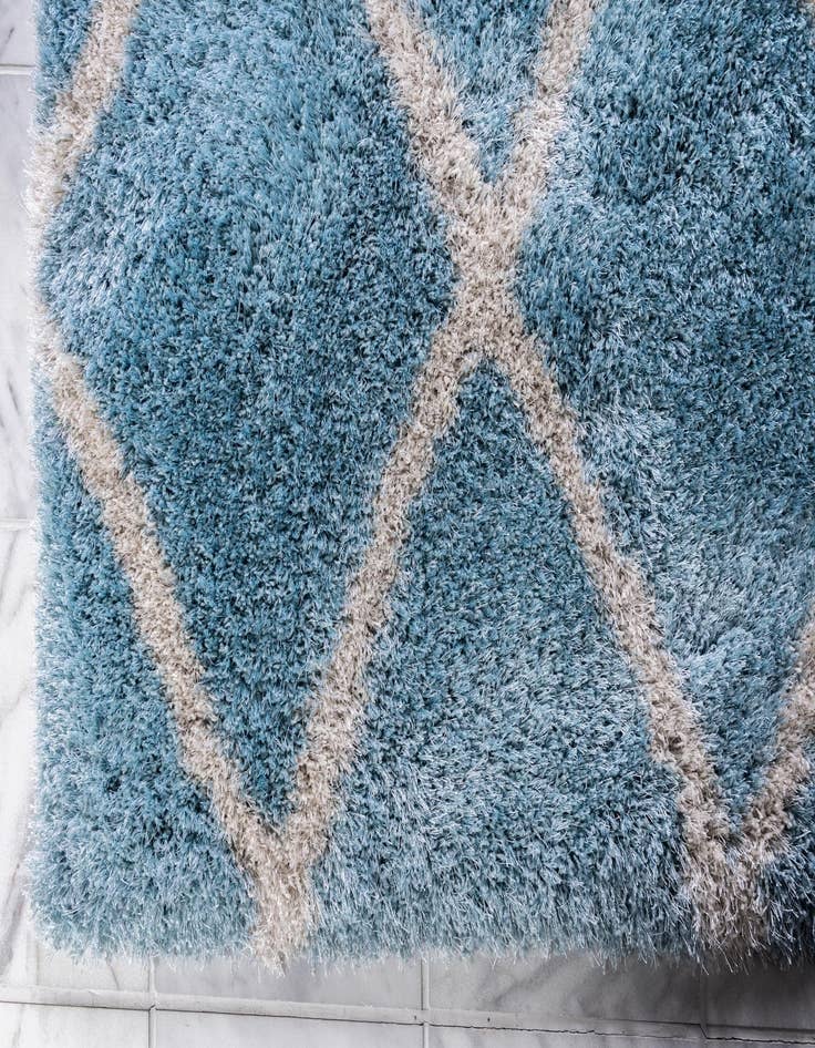 Detail image of 8' x 8' Luxe Trellis Shag Square Rug