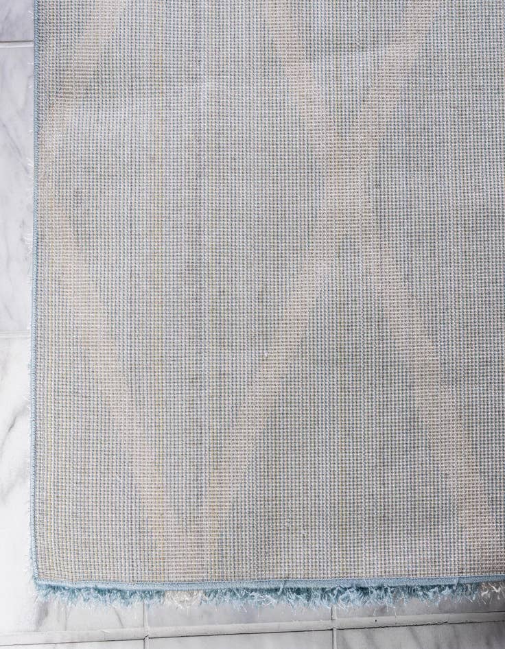 Detail image of 8' x 8' Luxury Trellis Shag Square Rug