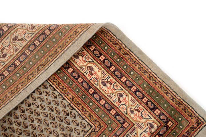 6' 5 x 6' 11 Mir Square Rug